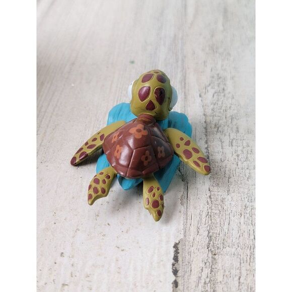 Nemo Crush tide wave surf Turtle toy figure friend - Picture 3 of 4